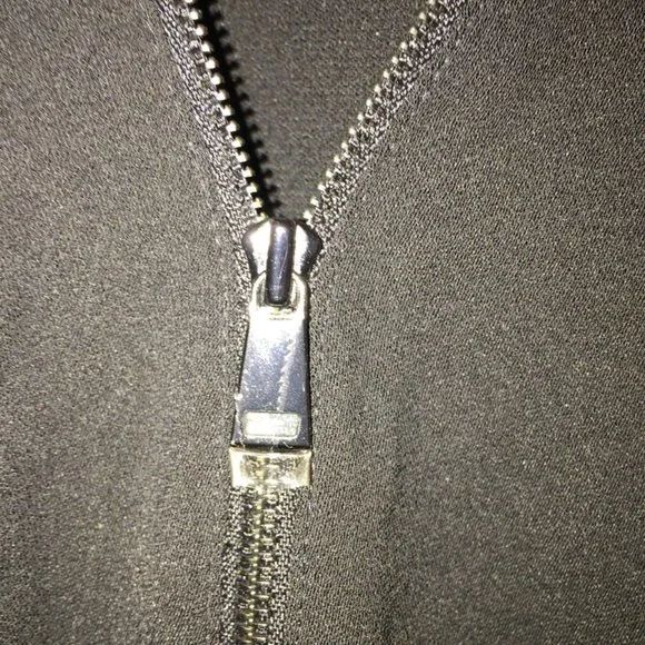 VINCE Contrast Trim Zip Neck Drawstring Dress - Picture 2 of 9